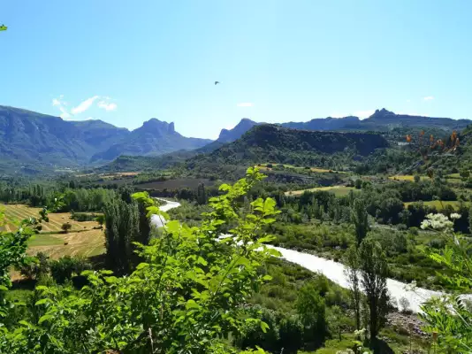 Motorradfahren in der wunderschönen Umgebung der Pyrenäen
